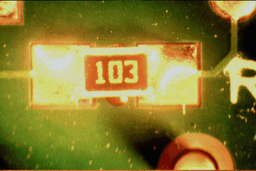 Figure 7: The gold surface coating here is not wettable Figure 7: The gold surface coating here is not wettable