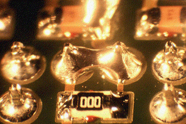 Figure 4: Smaller pads would have decreased the likelihood of this short occurring Figure 4: Smaller pads would have decreased the likelihood of this short occurring